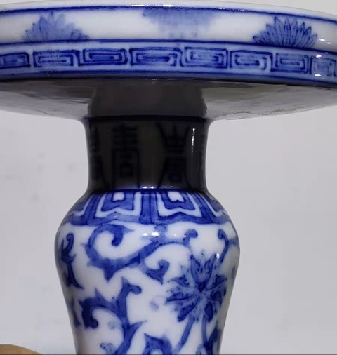古玩陶瓷花卉紋青花貢盤真品鑒賞圖