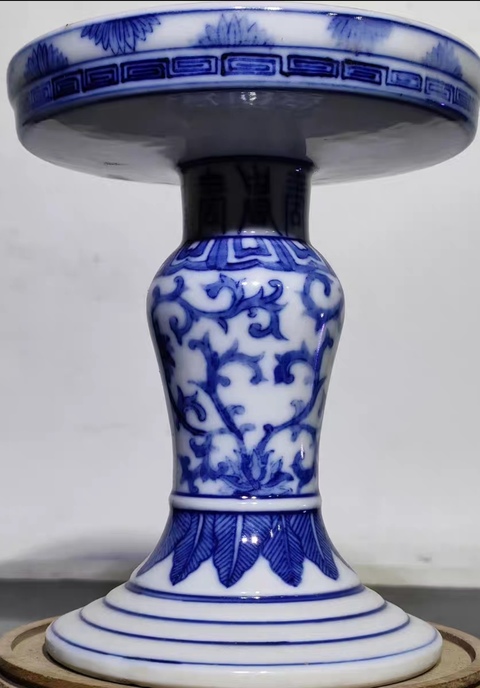 古玩陶瓷花卉紋青花貢盤真品鑒賞圖