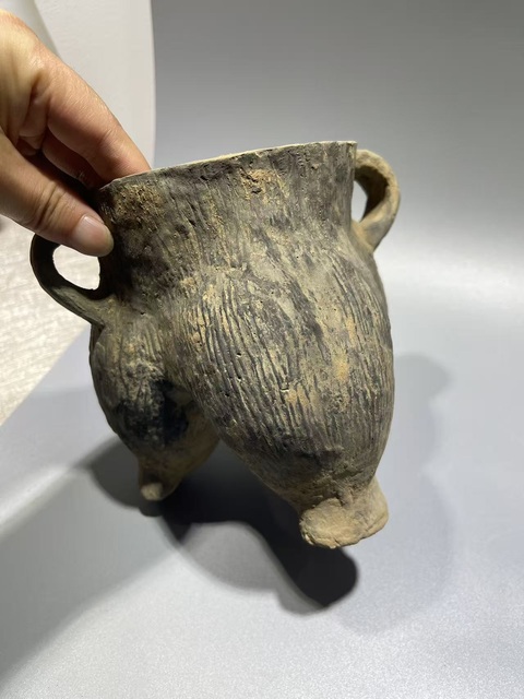 古玩陶瓷商·三足鬲真品鑒賞圖