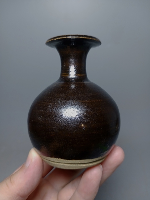 古玩陶瓷花瓶真品鑒賞圖