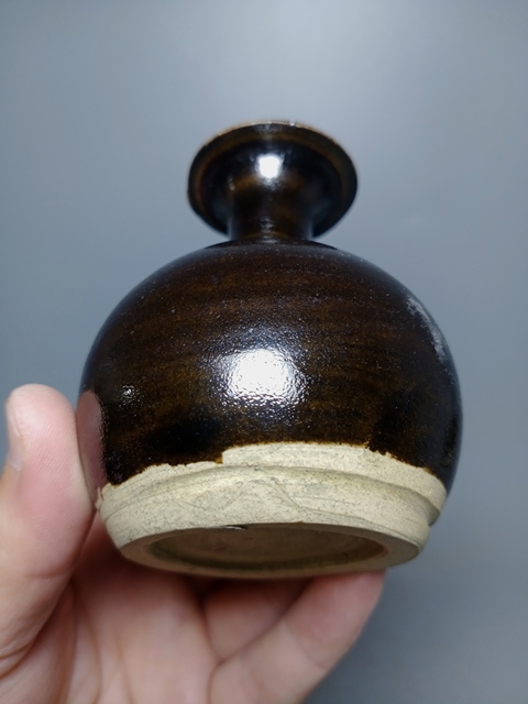 古玩陶瓷花瓶真品鑒賞圖