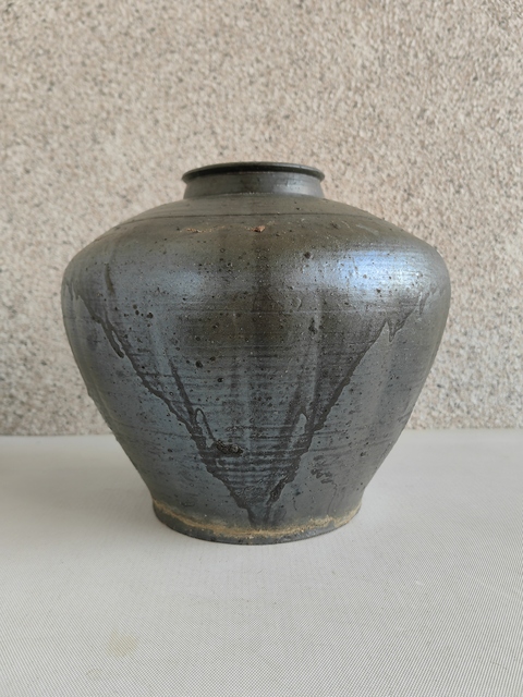 古玩陶瓷黑釉瓜棱罐拍賣(mài)，當(dāng)前價(jià)格580元