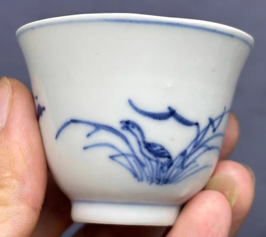 古玩陶瓷青花蘆雁詩文仰鐘杯真品鑒賞圖