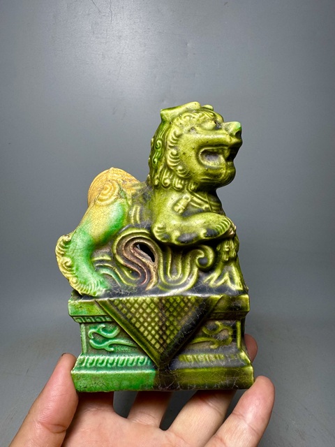 古玩陶瓷案頭獅拍賣，當前價格138元