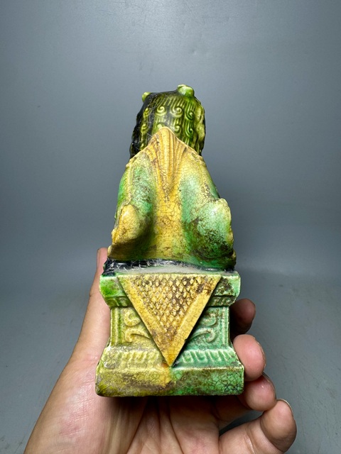 古玩陶瓷案頭獅拍賣，當前價格138元