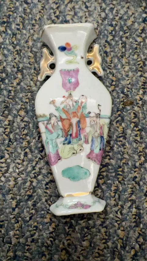 古玩陶瓷三星高照圖粉彩雙耳壁瓶真品鑒賞圖
