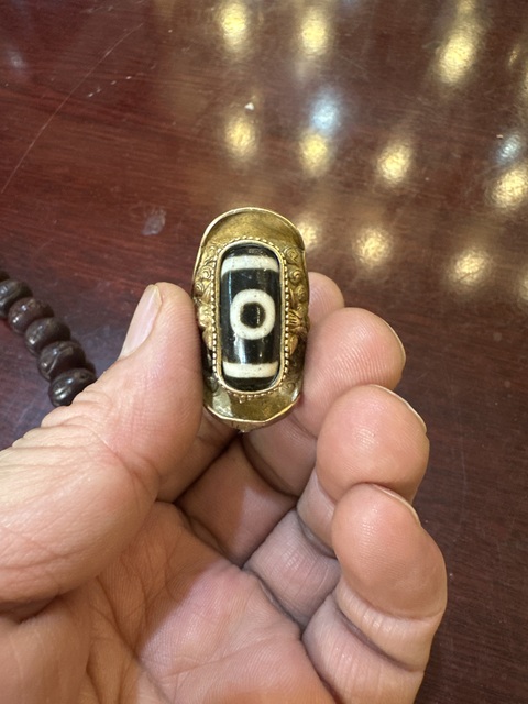 古玩玉器料器天珠鑲嵌戒指真品鑒賞圖