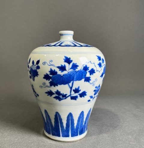 古玩陶瓷花果紋青花梅瓶真品鑒賞圖