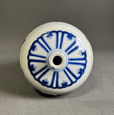 古玩陶瓷花果紋青花梅瓶真品鑒賞圖