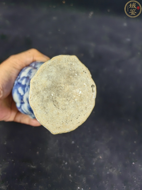 古玩陶瓷康熙青花通景山水瓜棱瓶真品鑒賞圖