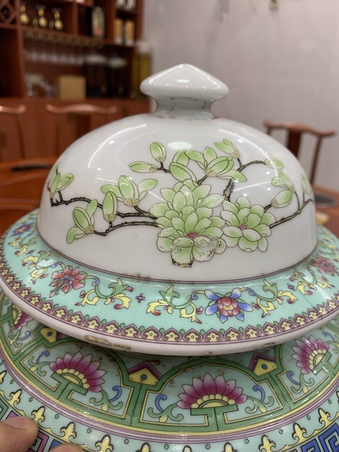 古玩陶瓷粉彩花鳥紋蓋罐真品鑒賞圖