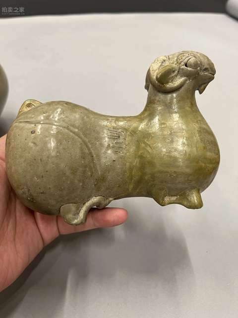 古玩陶瓷越窯青瓷羊真品鑒賞圖