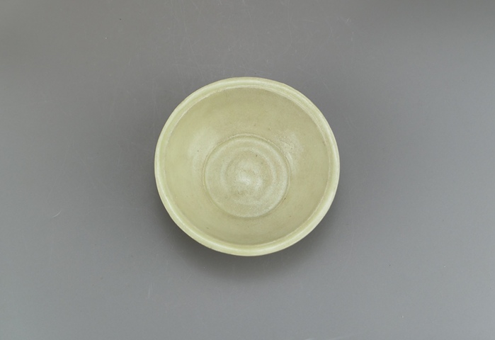 古玩陶瓷米黃釉斗笠碗真品鑒賞圖