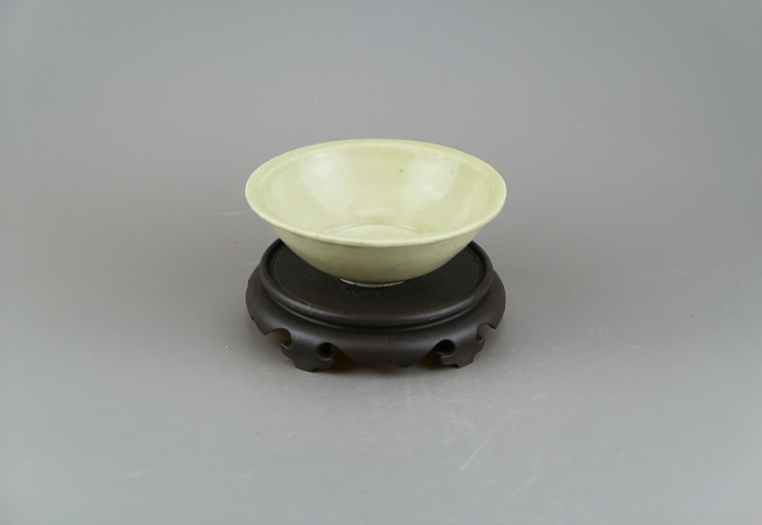 古玩陶瓷米黃釉斗笠碗真品鑒賞圖