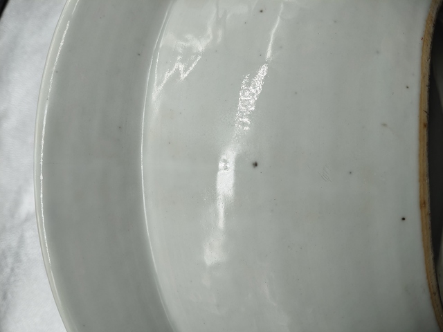 古玩陶瓷清代中期光彩蝶戀花紋大盆真品鑒賞圖