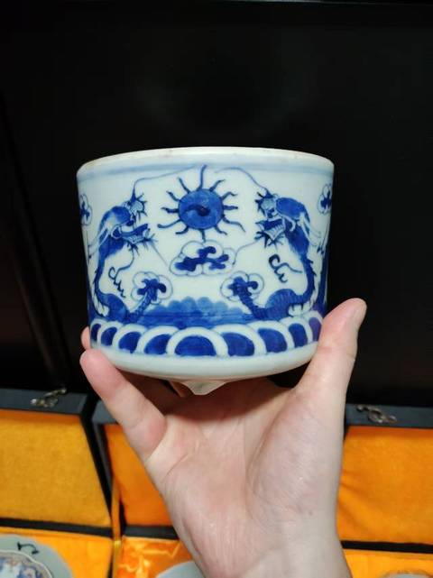古玩陶瓷青花趕珠龍紋香爐真品鑒賞圖