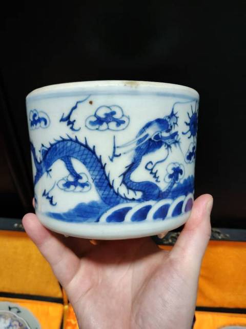 古玩陶瓷青花趕珠龍紋香爐真品鑒賞圖