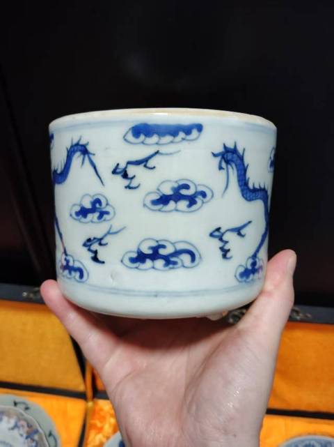 古玩陶瓷青花趕珠龍紋香爐真品鑒賞圖