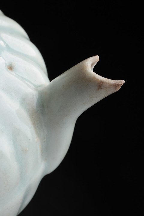 古玩陶瓷影青釉菊瓣執(zhí)壺真品鑒賞圖
