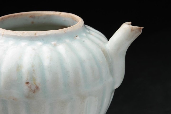 古玩陶瓷影青釉菊瓣執(zhí)壺真品鑒賞圖