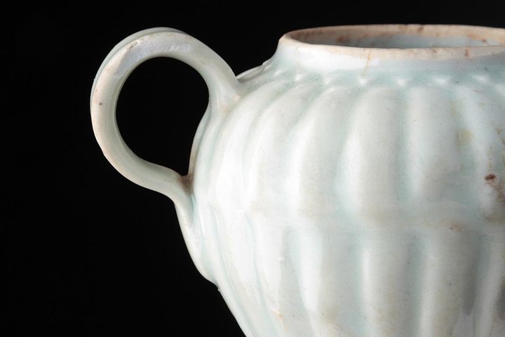 古玩陶瓷影青釉菊瓣執(zhí)壺真品鑒賞圖