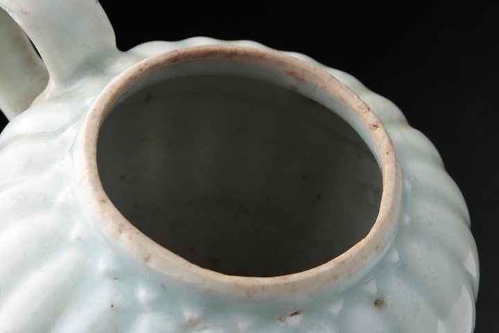 古玩陶瓷影青釉菊瓣執(zhí)壺真品鑒賞圖