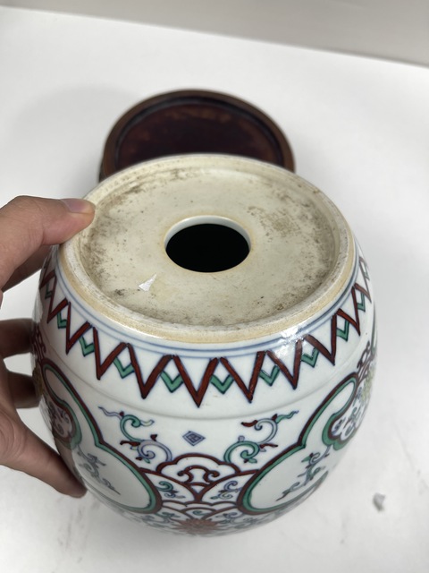 古玩陶瓷斗彩迎手真品鑒賞圖