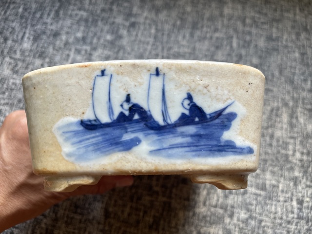 古玩陶瓷哥釉青花山水人物紋水仙盆真品鑒賞圖