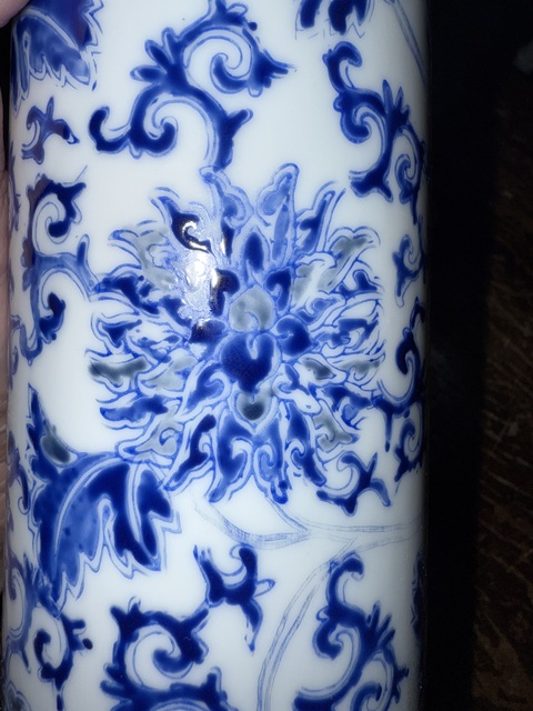 古玩陶瓷花卉紋瑞獸紋燈真品鑒賞圖