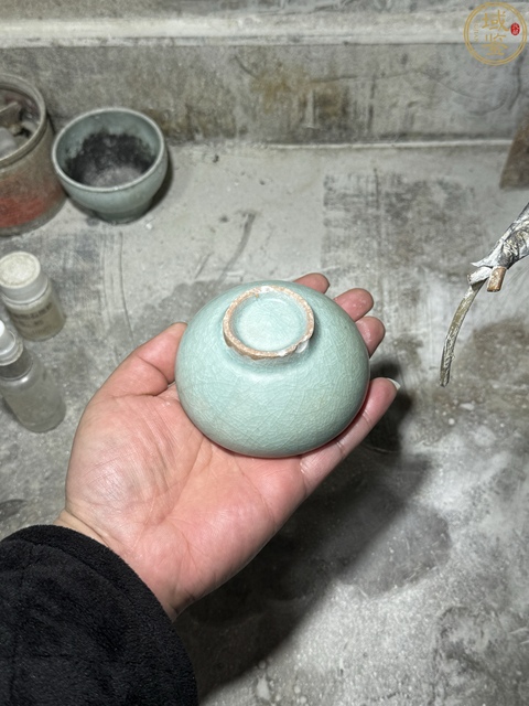 古玩陶瓷龍泉窯直口盞真品鑒賞圖