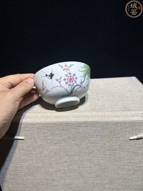 古玩陶瓷花鳥紋粉彩茶圓真品鑒賞圖