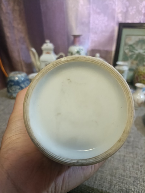 古玩陶瓷創(chuàng)匯粉彩百花不落地盤口瓶拍賣,當前價格1888元