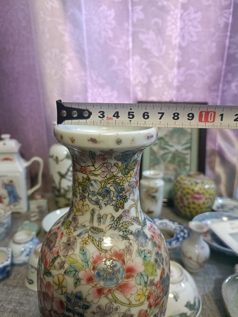 古玩陶瓷創(chuàng)匯粉彩百花不落地盤口瓶拍賣,當前價格1888元