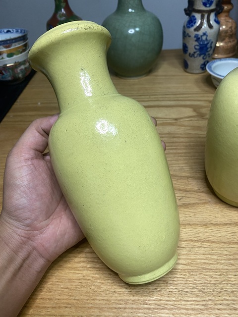 古玩陶瓷黃釉洗口瓶真品鑒賞圖