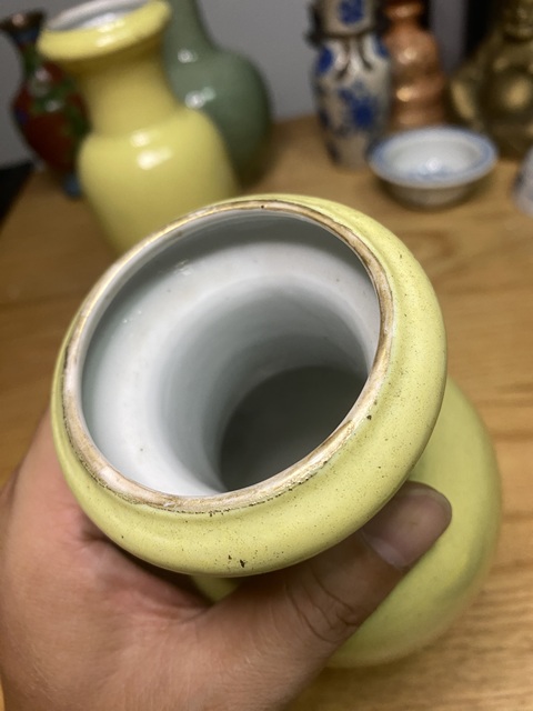 古玩陶瓷黃釉洗口瓶真品鑒賞圖