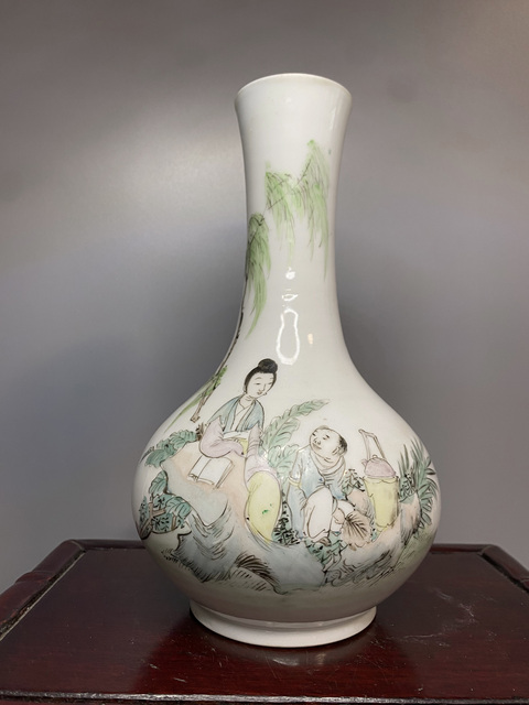 古玩陶瓷粉彩人物故事賞瓶真品鑒賞圖
