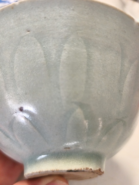 古玩陶瓷青釉蓮瓣刻花碗真品鑒賞圖