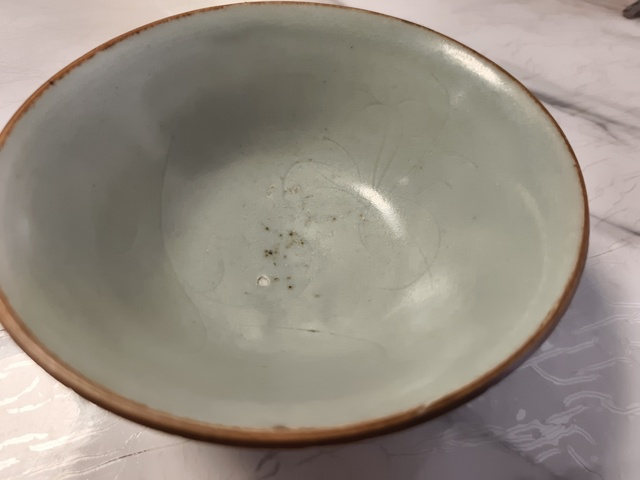 古玩陶瓷青釉蓮瓣刻花碗真品鑒賞圖