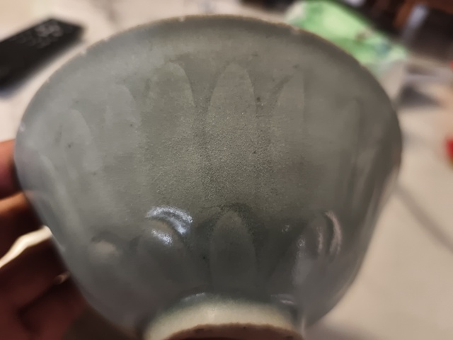 古玩陶瓷青釉蓮瓣刻花碗真品鑒賞圖
