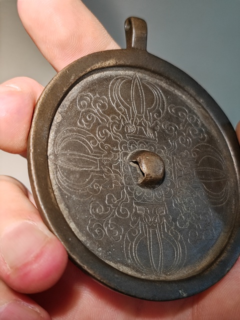 古玩銅器金剛杵紋銅鏡真品鑒賞圖