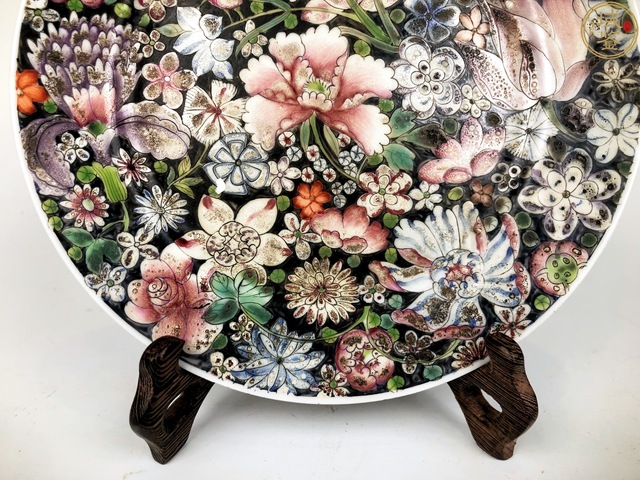 古玩陶瓷百花不落地粉彩盤真品鑒賞圖