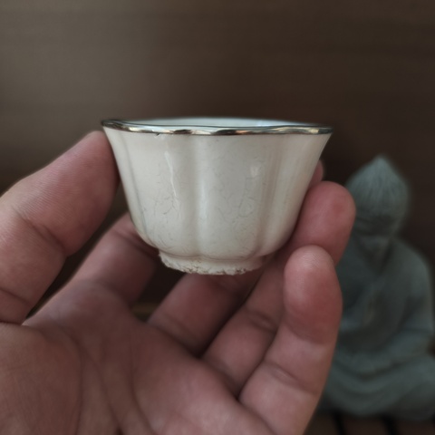 古玩陶瓷德化窯瓜棱杯真品鑒賞圖