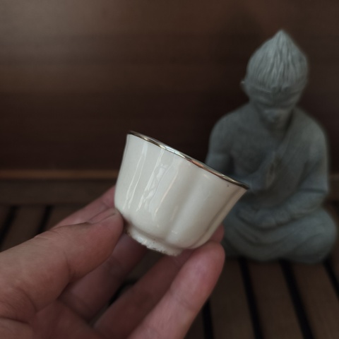 古玩陶瓷德化窯瓜棱杯真品鑒賞圖