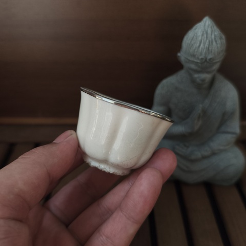 古玩陶瓷德化窯瓜棱杯真品鑒賞圖