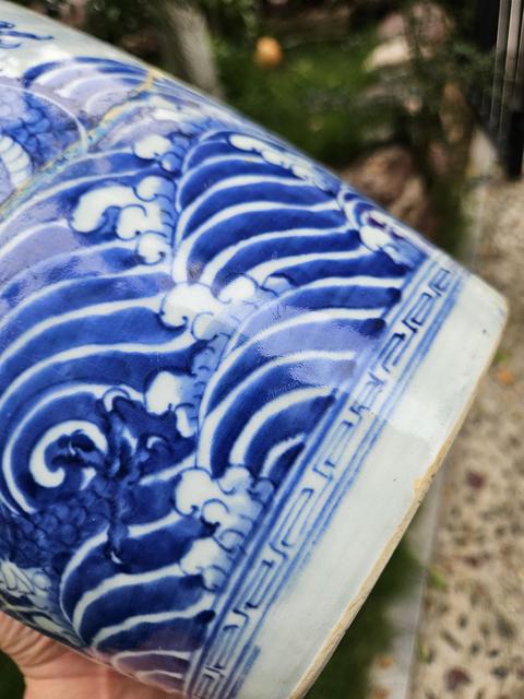 古玩陶瓷龍鳳紋青花瓶真品鑒賞圖
