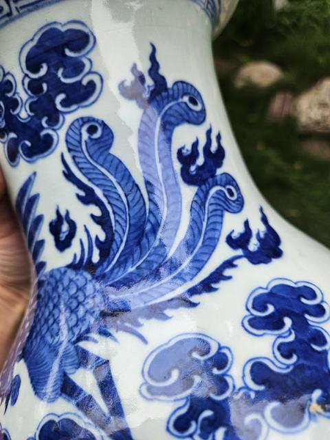 古玩陶瓷龍鳳紋青花瓶真品鑒賞圖