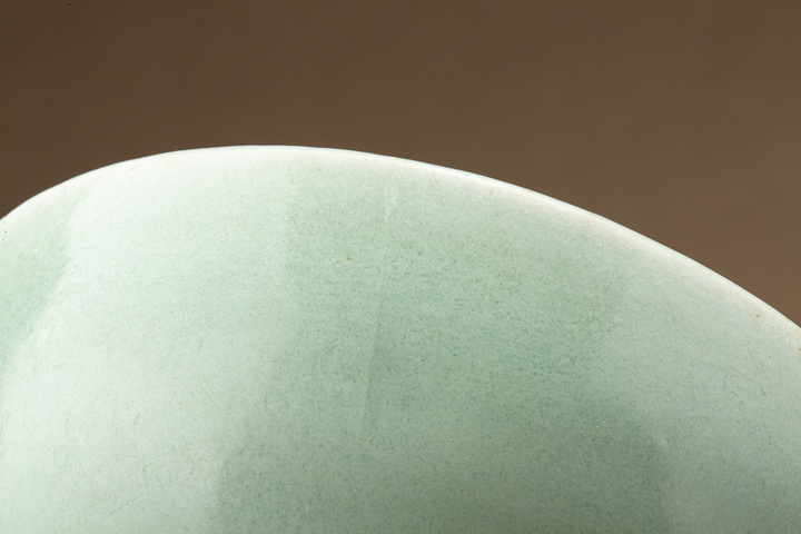 古玩陶瓷清中早·外豆青釉內青花云龍紋碗拍賣，當前價格0元