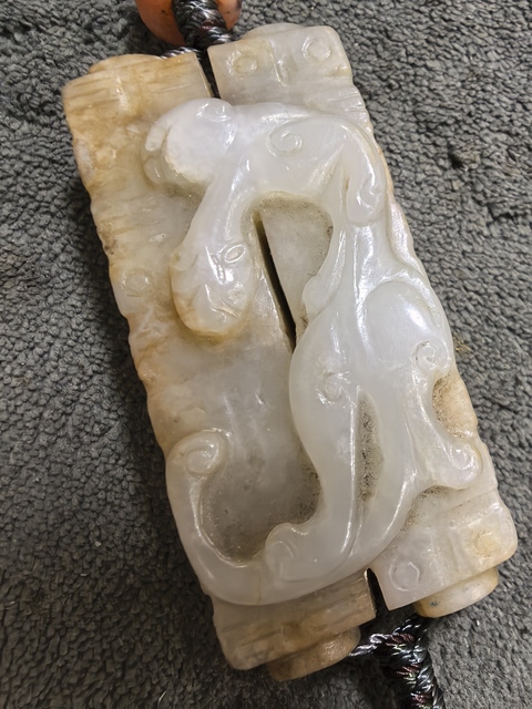 古玩玉器龍紋玉雙管真品鑒賞圖