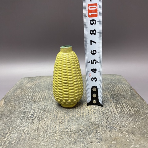 古玩陶瓷黃釉玉米型鼻煙壺真品鑒賞圖