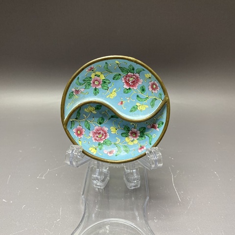 古玩陶瓷銅胎畫琺瑯彩花卉紋格盤真品鑒賞圖